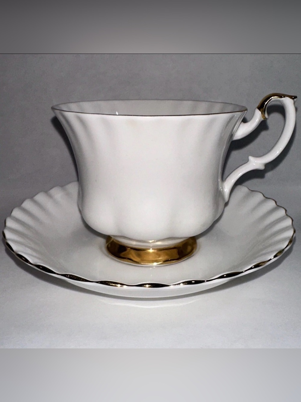 Vintage Royal Albert Val D'Or Footed Cup & Saucer Set Gold Trim Tea Coffee 1960s